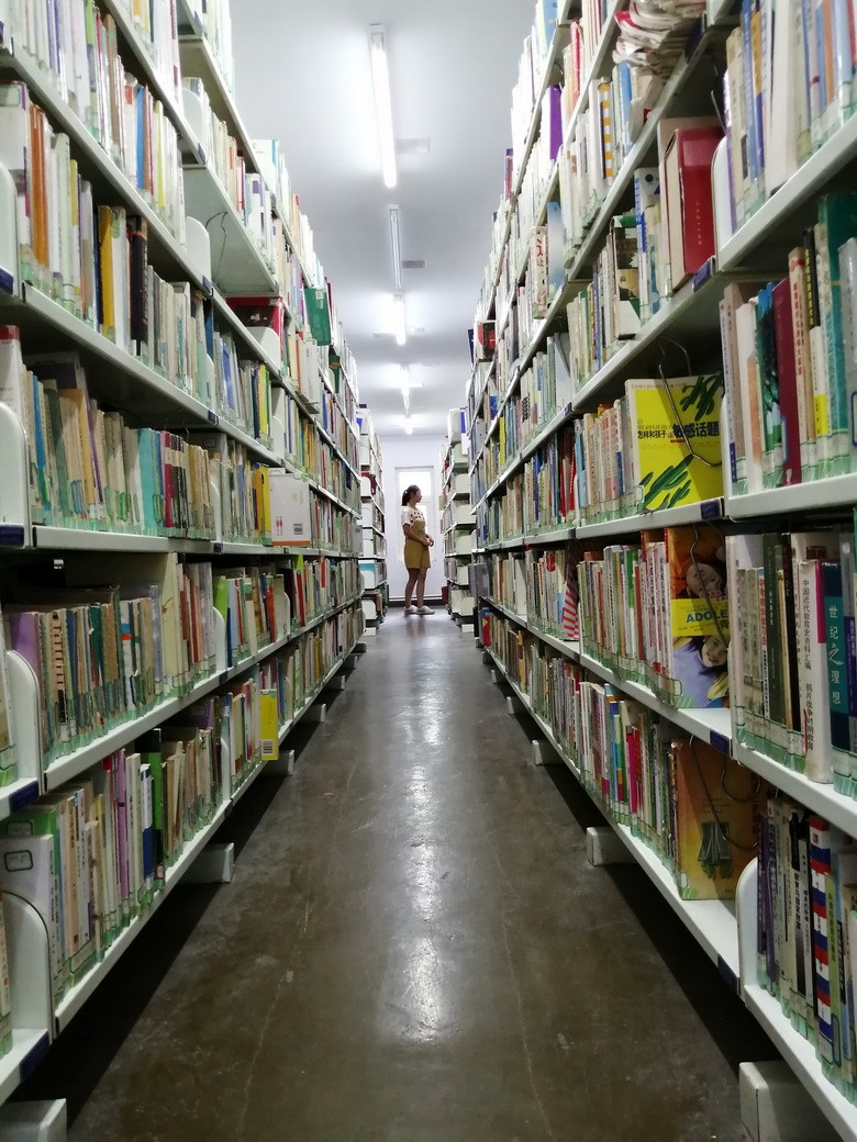 【鄭州青少年圖書館里讀書忙   攝影圖片】紀實攝影_太平洋電腦網攝影部落